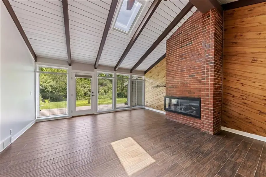 7637 Colonial Drive, Prairie Village, KS 66208 - #3