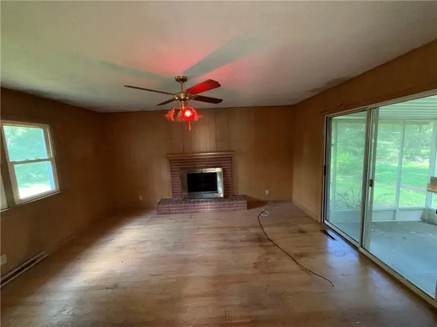 10107 Cambridge Avenue, Kansas City, MO 64134 - #2