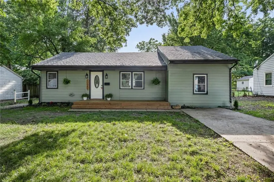 305 S Sunset Drive, Olathe, KS 66061 - #2
