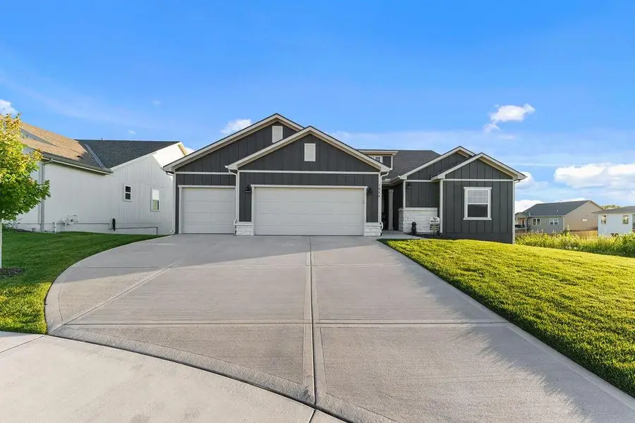 1544 N 162nd Circle, Basehor, KS 66007 - #2