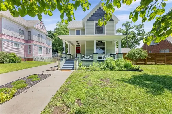 221 S Colborn Street, Iola, KS 66749