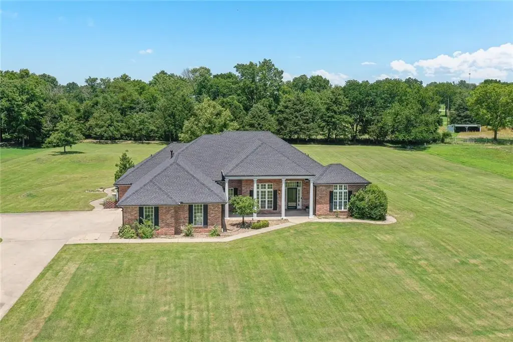 2792 W Northbrook Street, Coffeyville, KS 67337 - #1