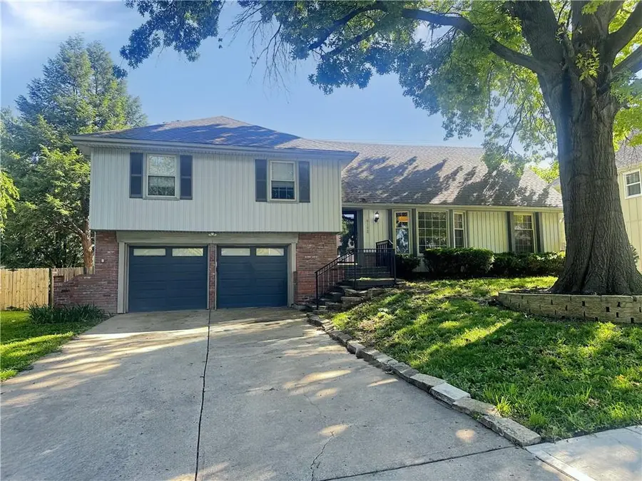 9102 W 81st Terrace, Overland Park, KS 66204 - #2