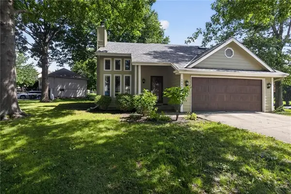 10425 N Campbell Court, Kansas City, MO 64155