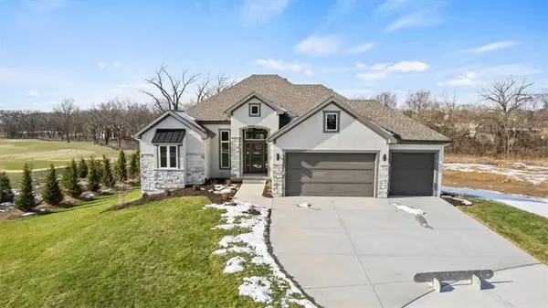 4270 Tee Box Drive, Basehor, KS 66007
