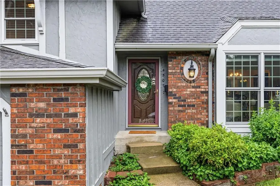 4507 E 107th Terrace, Kansas City, MO 64137 - #2