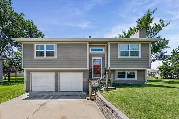 409 W South Street, Spring Hill, KS 66083