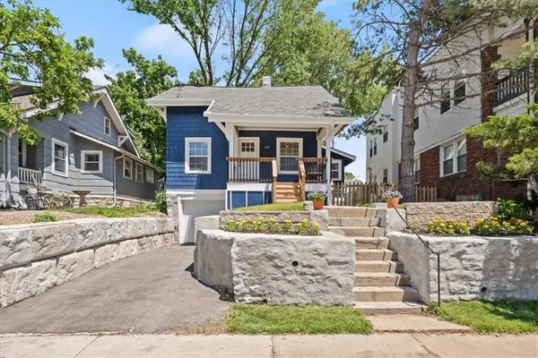 4011 State Line Road, Kansas City, MO 64111