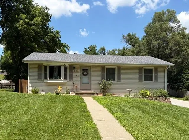 921 E Buddy Street, Saint Joseph, MO 64504 - #1
