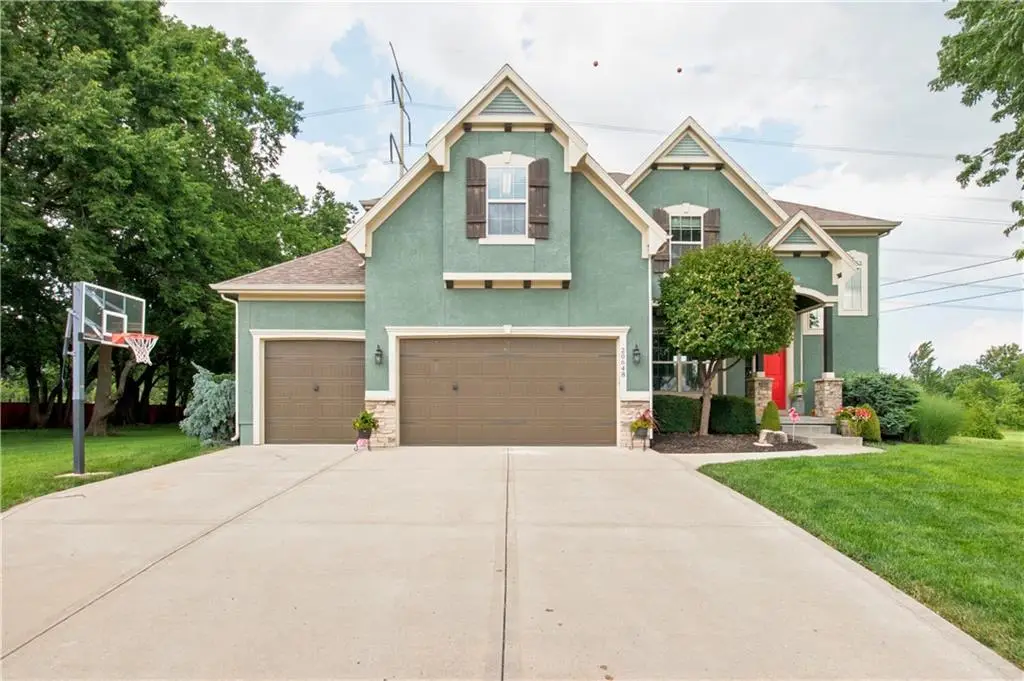20648 W 107th Place, Olathe, KS 66061 - #1