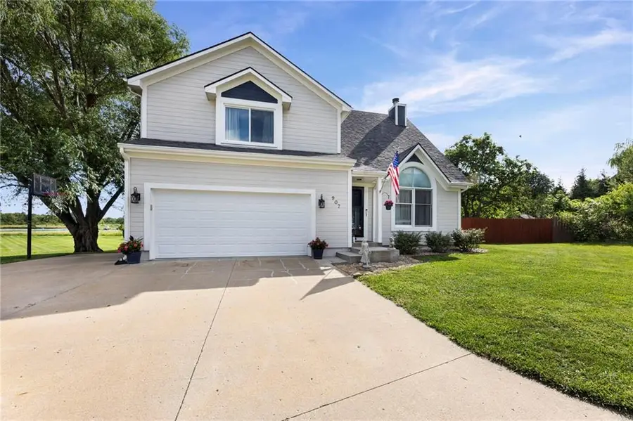 907 Rosewood Court, Paola, KS 66071 - #2