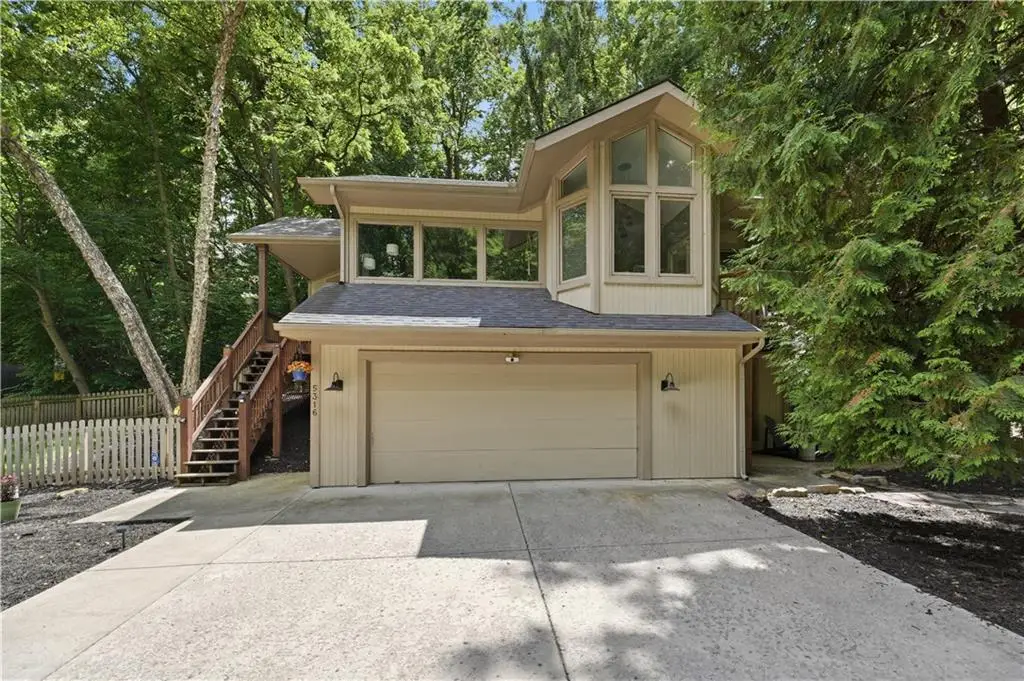 5316 NW Bluff Drive, Parkville, MO 64152 - #1