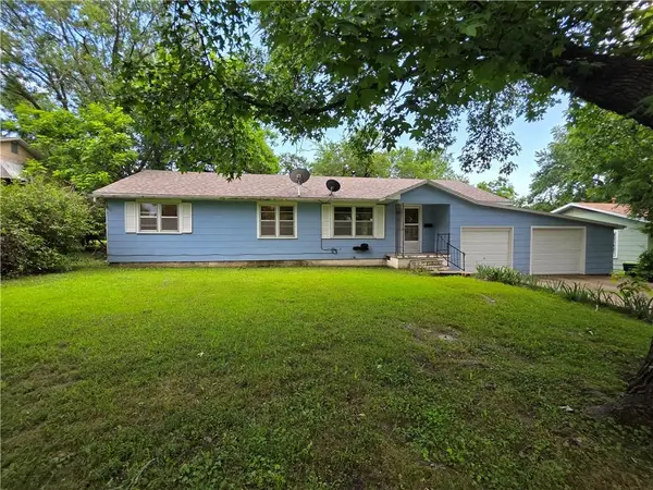 210 W Fields Boulevard, El Dorado Springs, MO 64744