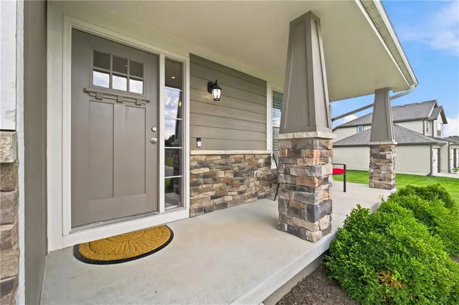 904 Papaw Lane, Pleasant Hill, MO 64080 - #2