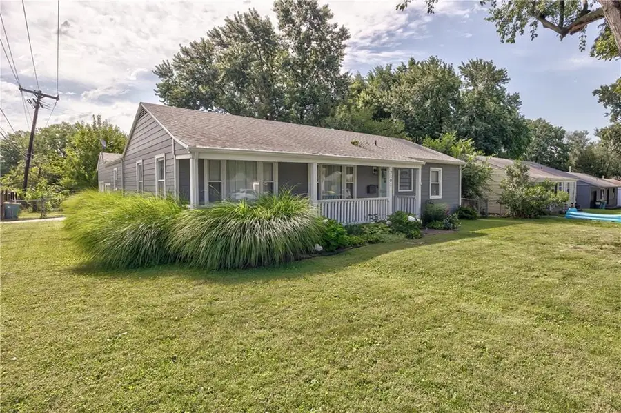 7101 Maple Street, Overland Park, KS 66204 - #2
