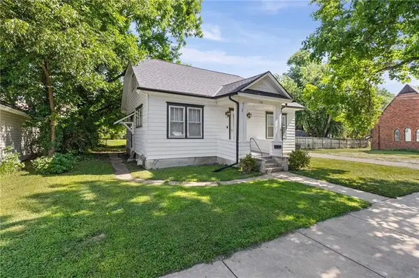 319 W 5th Street, Ottawa, KS 66067