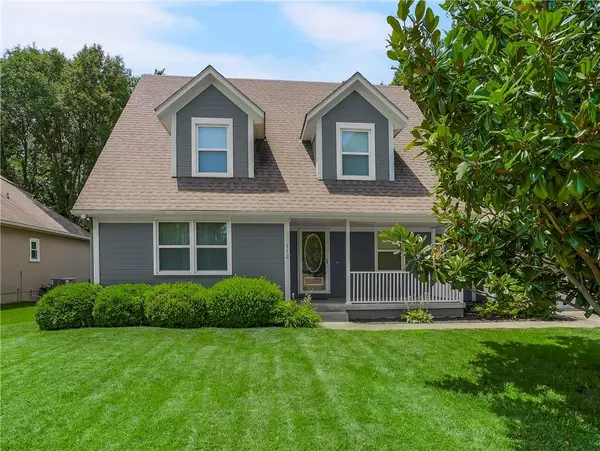 112 SE Nottingham Court, Lee's Summit, MO 64063