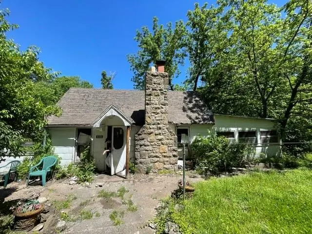 3106 E 80th Street, Kansas City, MO 64132 - #1