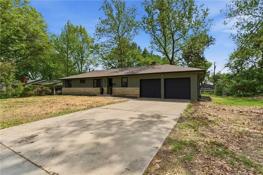 927 W 20th Terrace, Lawrence, KS 66046 - #2