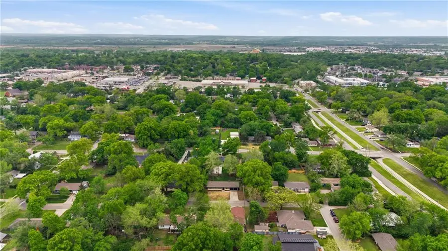 927 W 20th Terrace, Lawrence, KS 66046 - #3