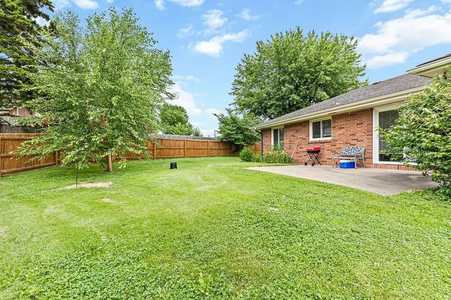 5 S Carriage Drive, Saint Joseph, MO 64506 - #3