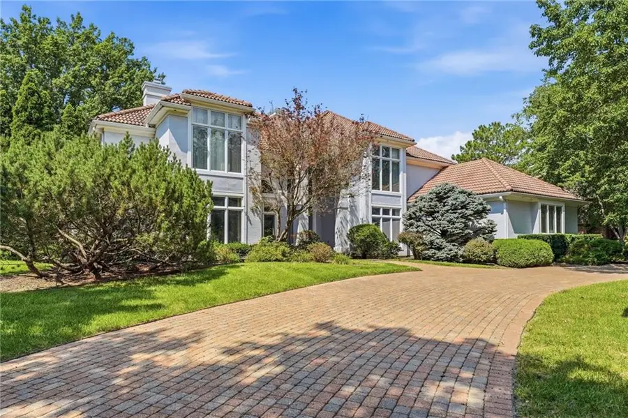 11708 Brookwood Avenue, Leawood, KS 66211 - #2