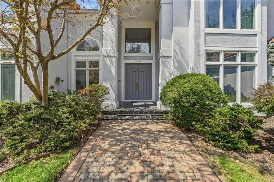 11708 Brookwood Avenue, Leawood, KS 66211 - #3