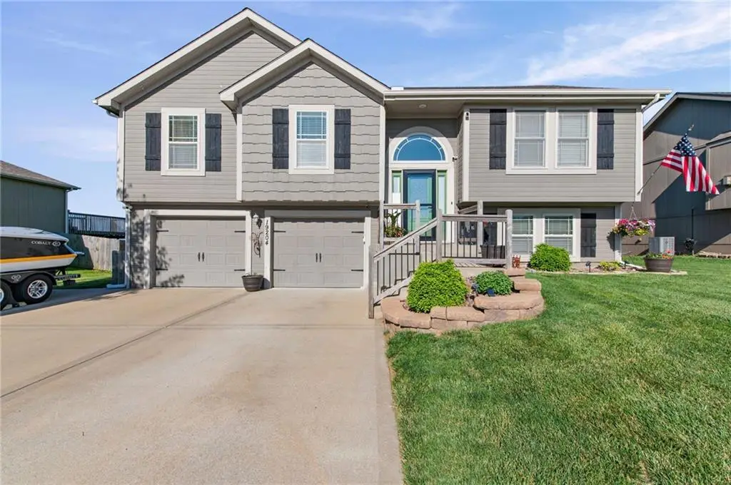 19204 Corbyn Lane, Smithville, MO 64089 - #1