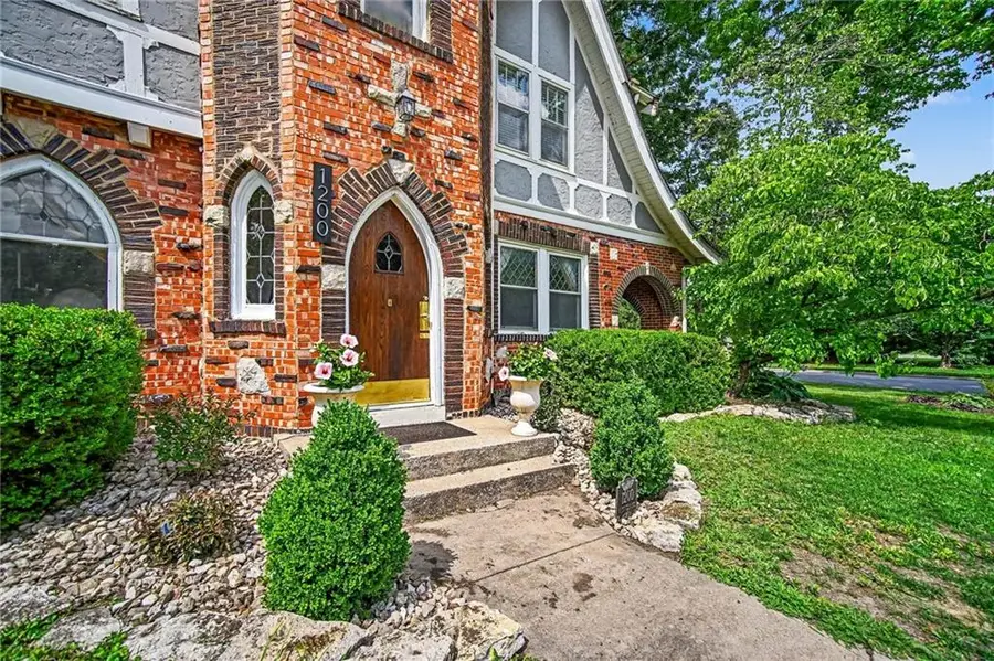 1200 W 72nd Street, Kansas City, MO 64114 - #3