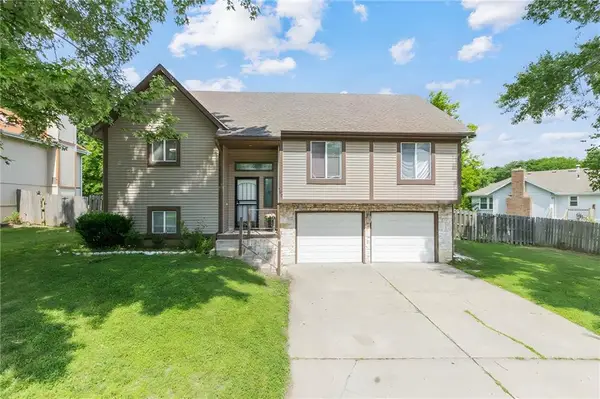 403 NE Station Drive, Lee's Summit, MO 64086