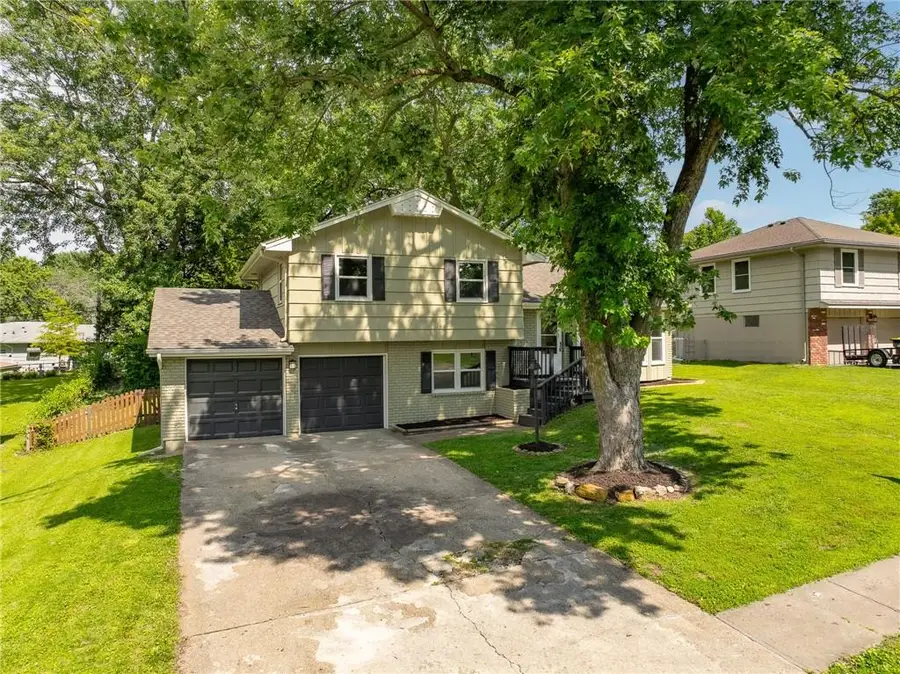 7323 Maywood Avenue, Raytown, MO 64113 - #2