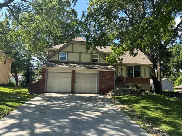 801 E Northview Street, Olathe, KS 66061