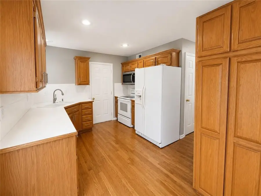 9629 W 51st Street, Shawnee, KS 66203 - #3
