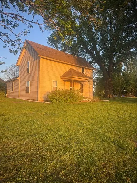 16985 Smith Road, Smithville, MO 64089 - #1