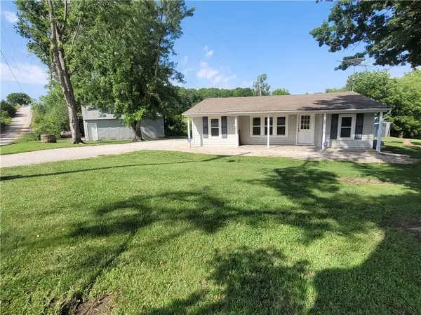 27867 Lookout Road, Paola, KS 66071