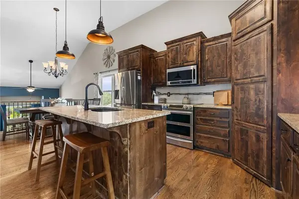 115 E Maple Street, Lone Jack, MO 64070
