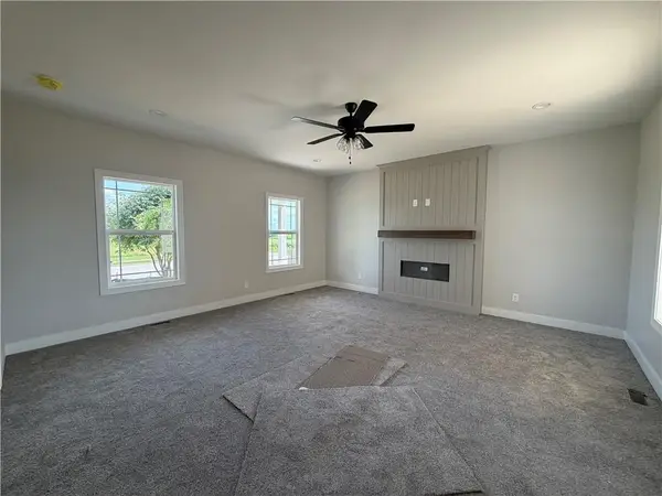 16871 W 164th Terrace, Olathe, KS 66062