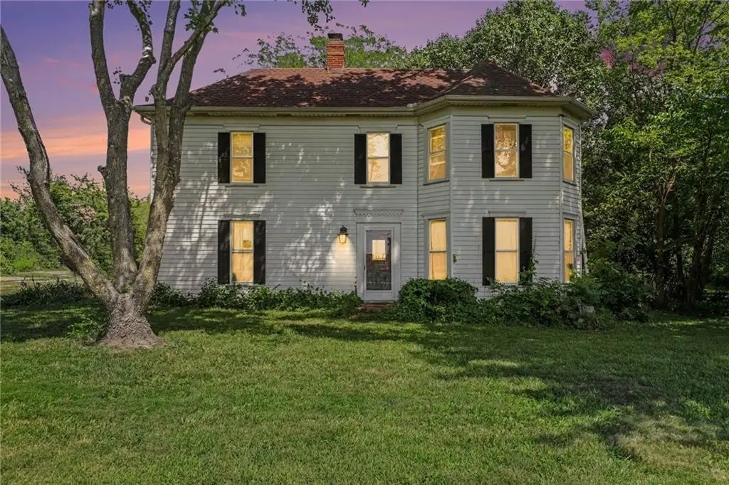 321 N Buckner Tarsney Road, Buckner, MO 64016 - #1