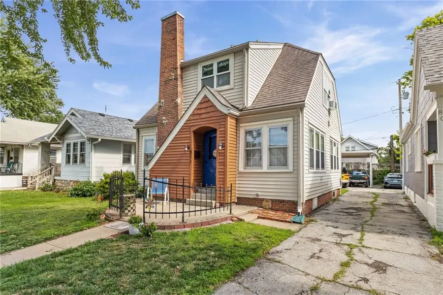 811 E 23rd Avenue, North Kansas City, MO 64116 - #3
