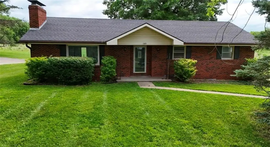1305 S Us 71 Highway, Savannah, MO 64485 - #1
