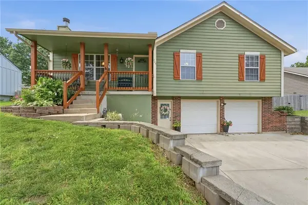 404 SE Onyx Drive, Lee's Summit, MO 64063