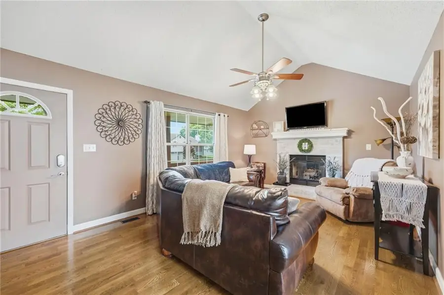 404 SE Onyx Drive, Lees Summit, MO 64063 - #3