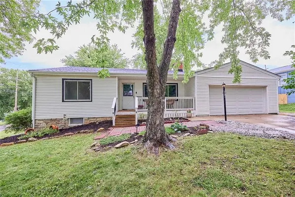 7414 W 55th Street, Overland Park, KS 66202
