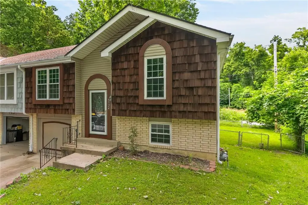 5924 NW Creekview Drive, Parkville, MO 64152 - #1