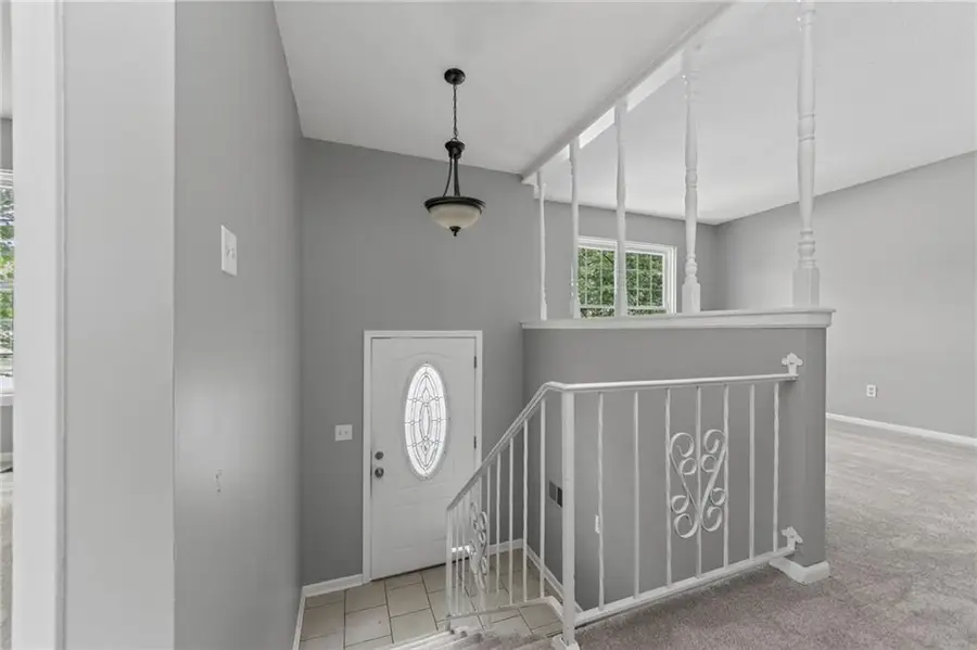 5924 NW Creekview Drive, Parkville, MO 64152 - #2