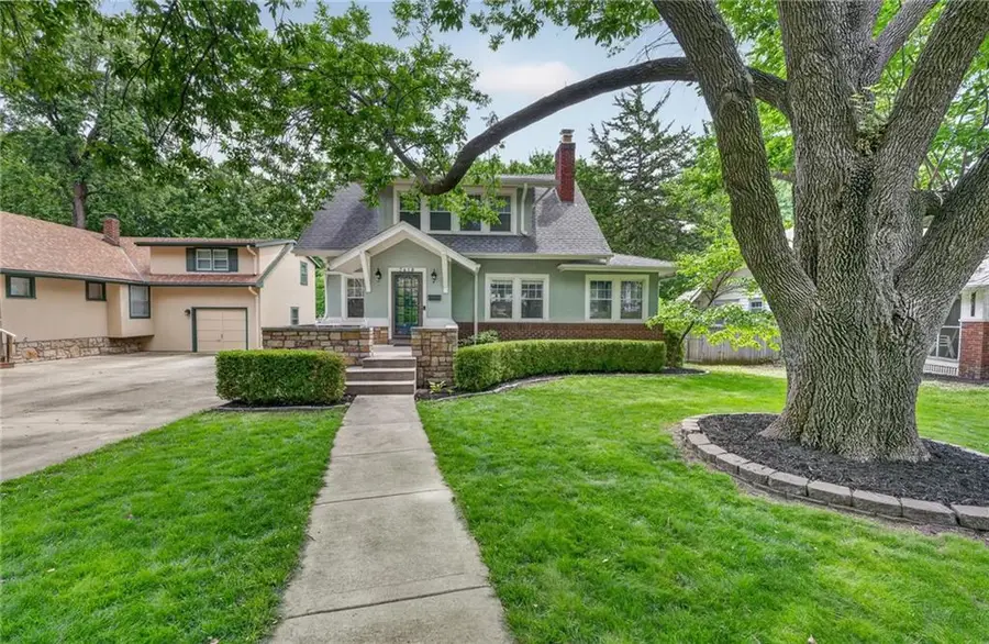 7419 Jarboe Street, Kansas City, MO 64114 - #2