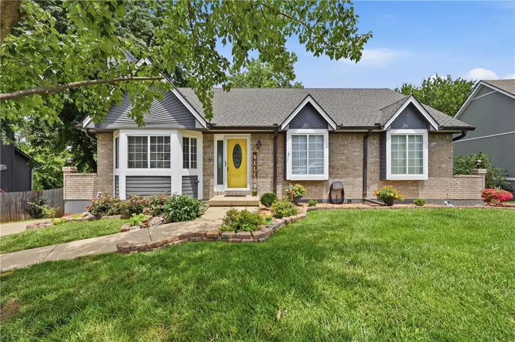302 SW 24th Street, Oak Grove, MO 64075 - #1