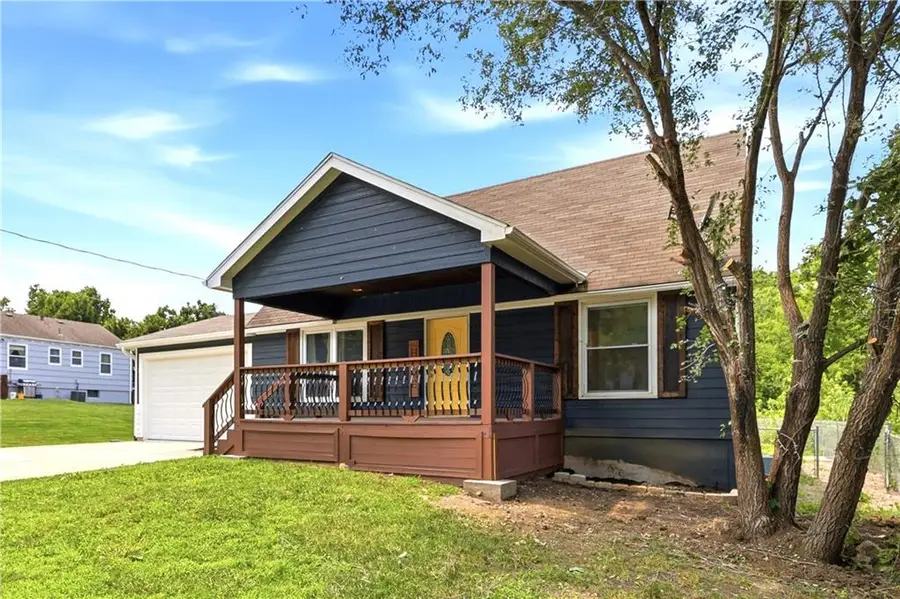 8848 Lane Avenue, Kansas City, MO 64138 - #3