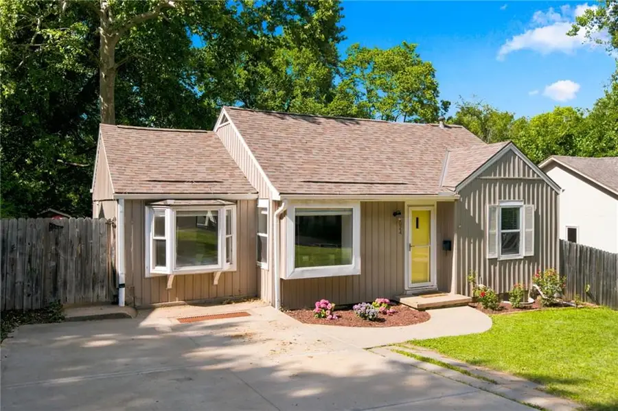 6024 W 51st Street, Mission, KS 66202 - #2