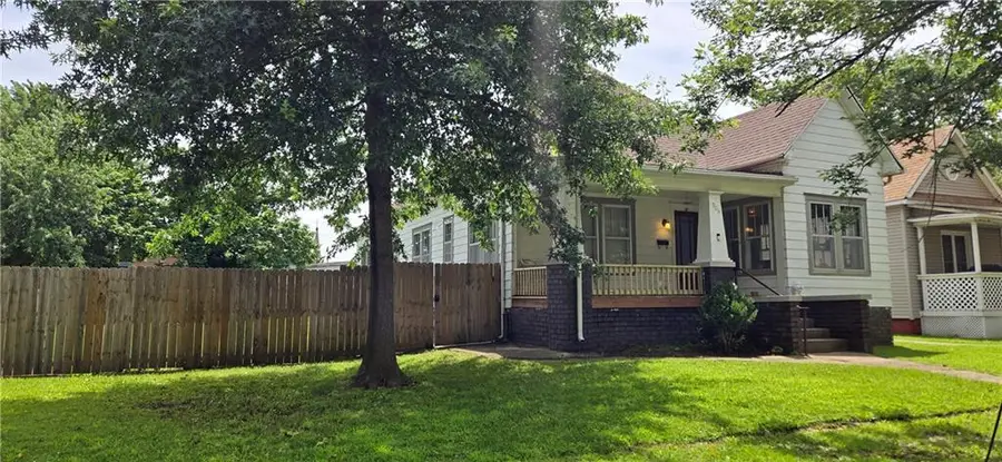 906 N Pine Street, Pittsburg, KS 66762 - #3